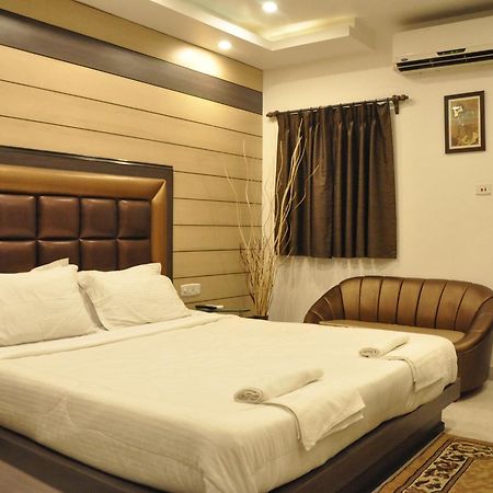 Hotel Esteem Kolkata Exterior photo