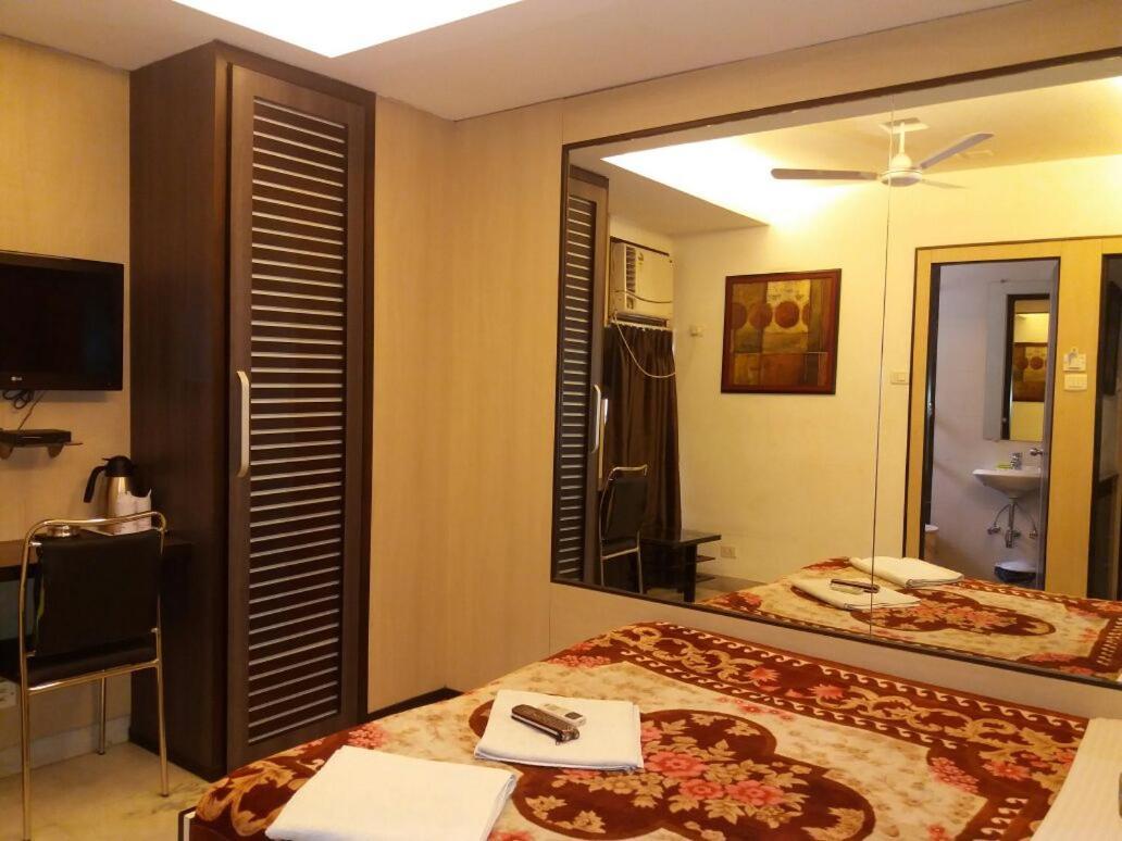 Hotel Esteem Kolkata Exterior photo