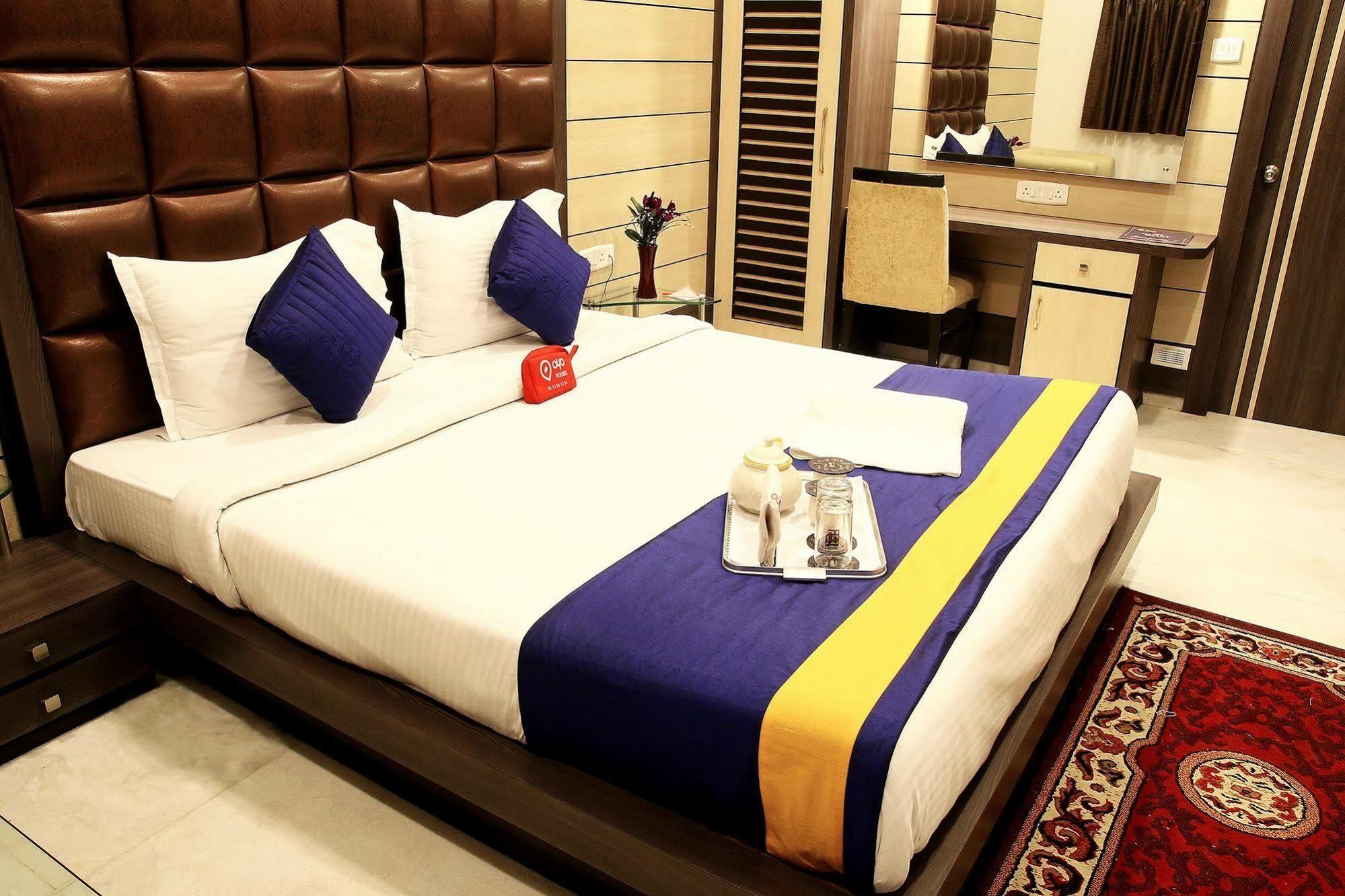 Hotel Esteem Kolkata Exterior photo