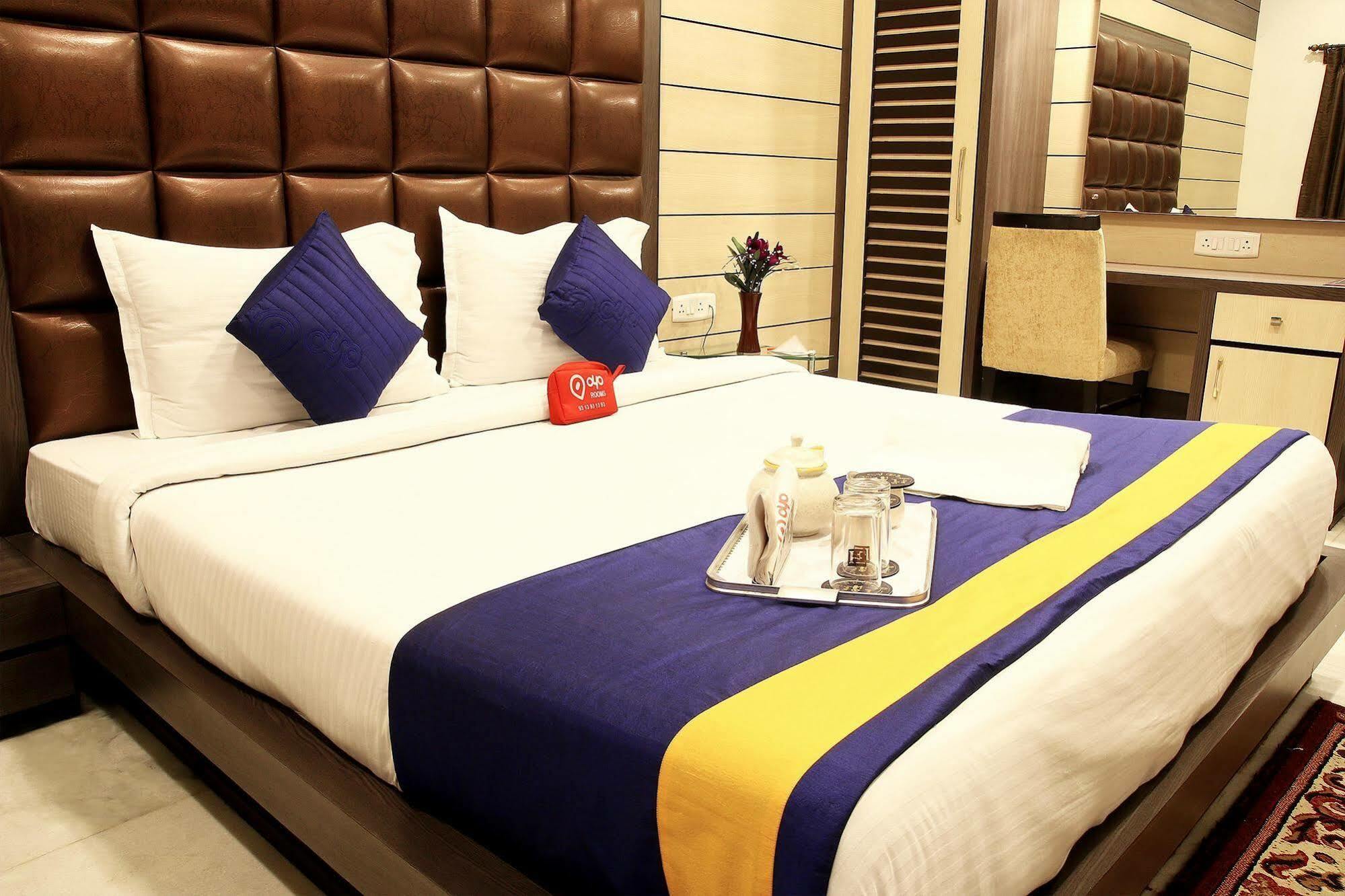 Hotel Esteem Kolkata Exterior photo